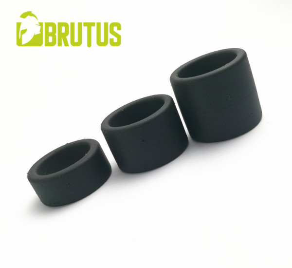 BRUTUS Squeezer Liquid Silicone Ball Tugger 30 x 34 mm.