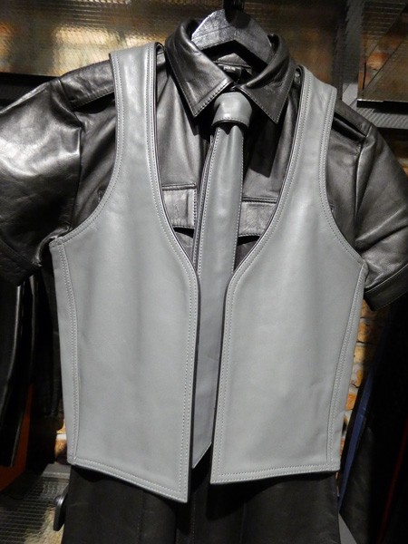 Mister B Leather Muscle Vest - Grey w. Black Piping